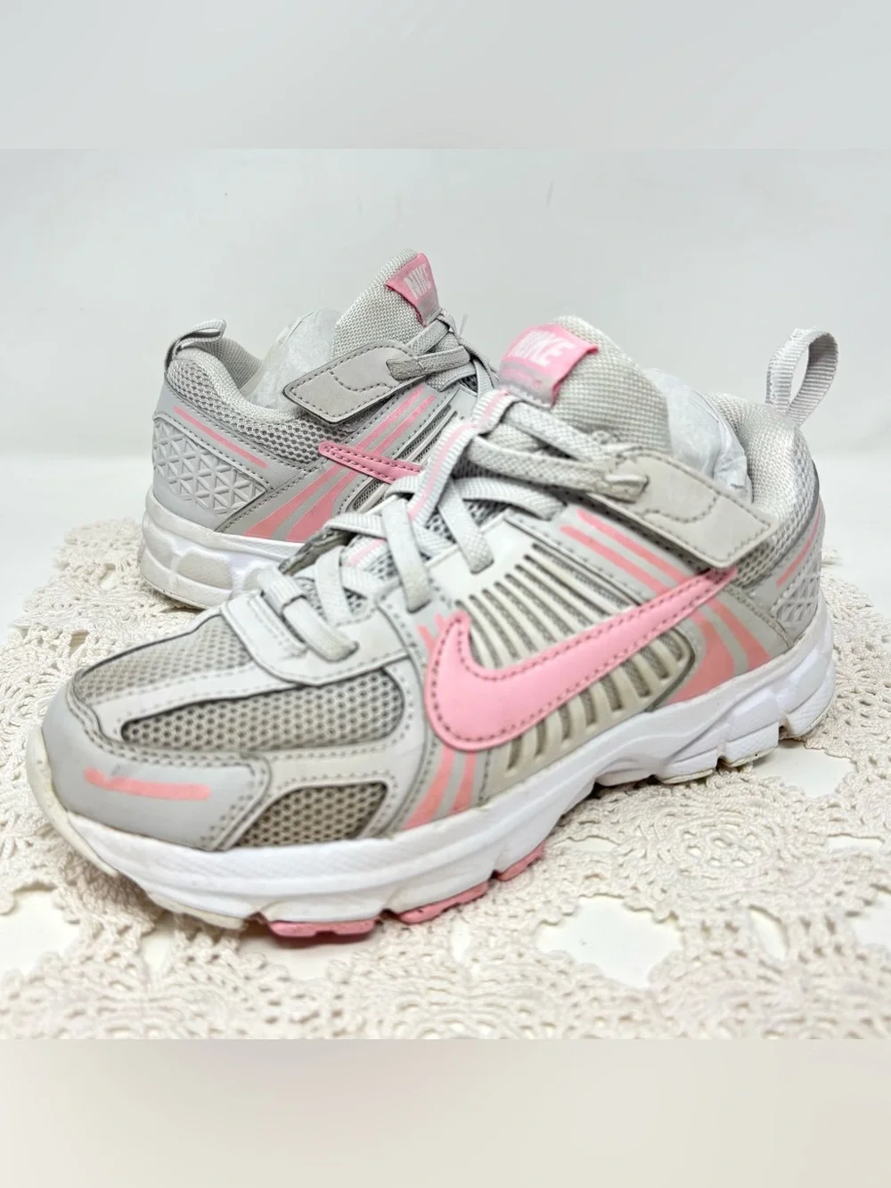 Nike Girl's Pink White Vomero 5 HF6999-012 Mesh Athletic Sneakers Shoes Size 1Y